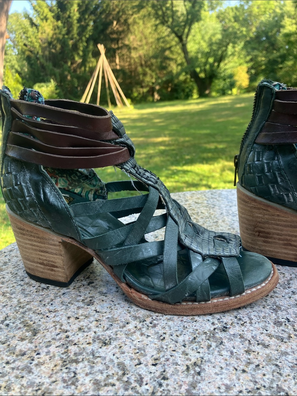 FreeBird by Steven Penny Blue Multi Woven Sandals 7 - Picture 3 of 10